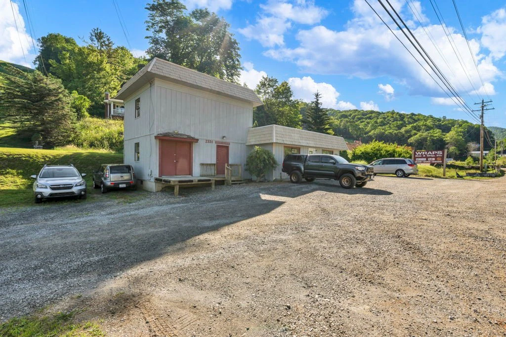 Image number 3 for the current listing