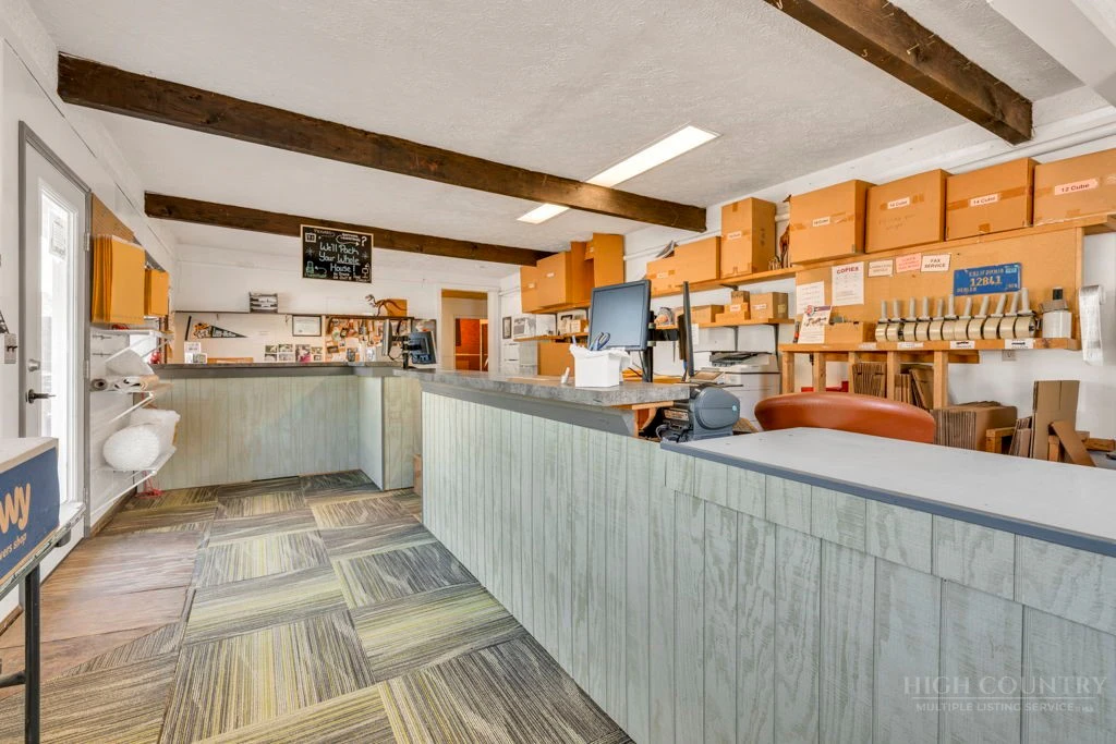 Image number 6 for the current listing