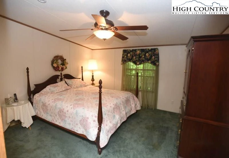 Image number 16 for the current listing