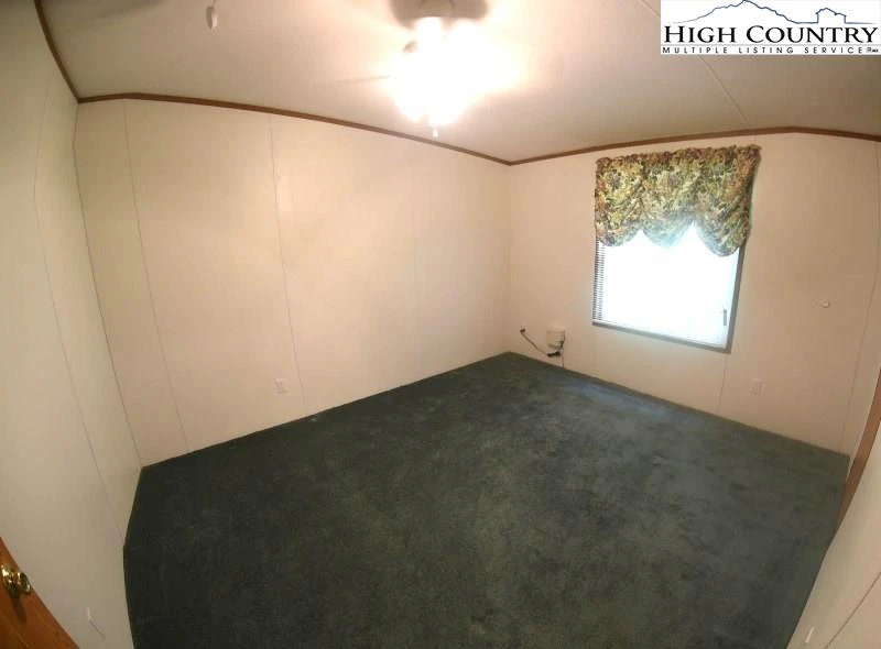 Image number 14 for the current listing