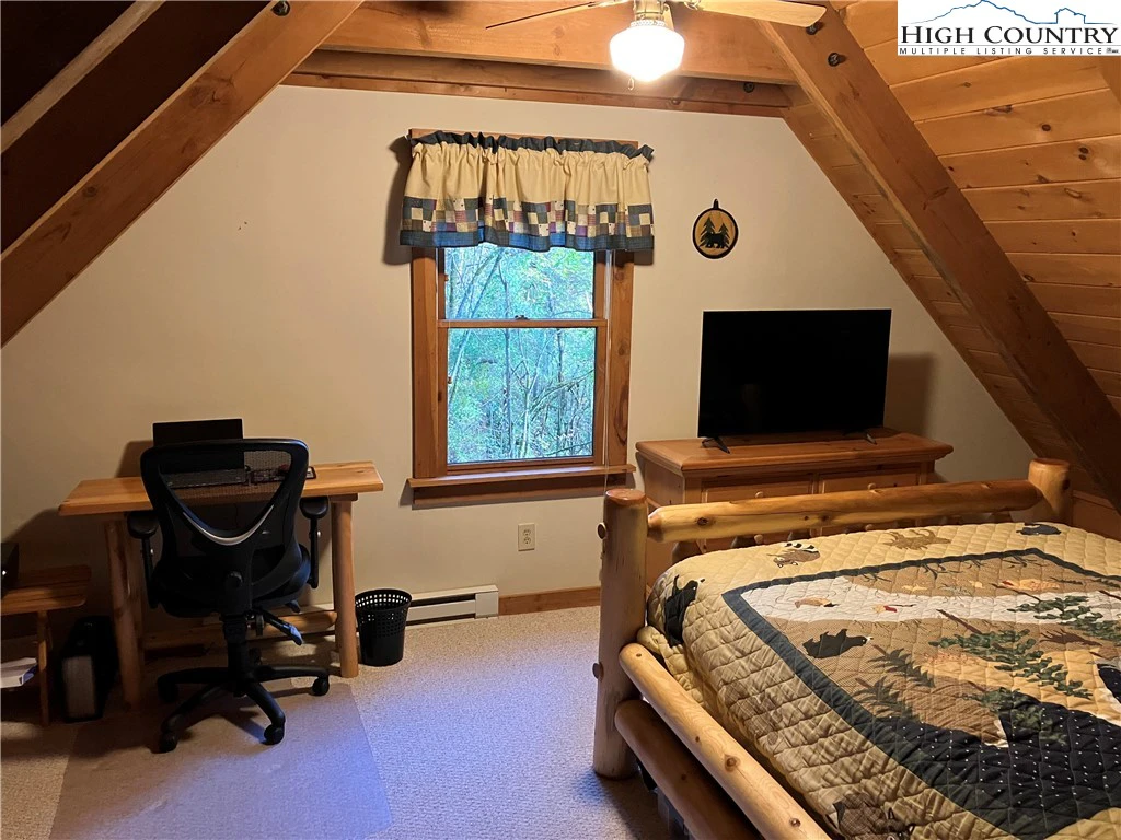 Image number 9 for the current listing