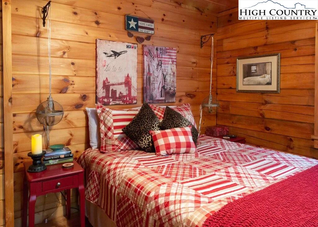 Image number 2 for the current listing