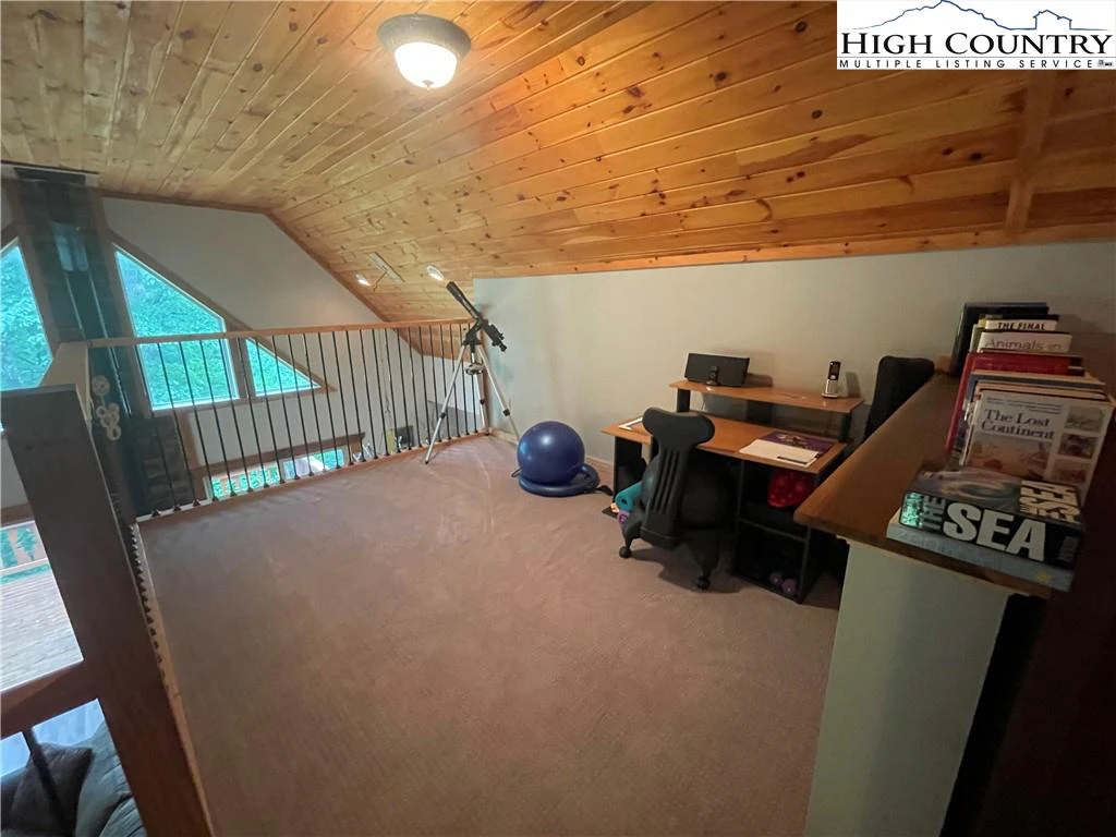 Image number 3 for the current listing