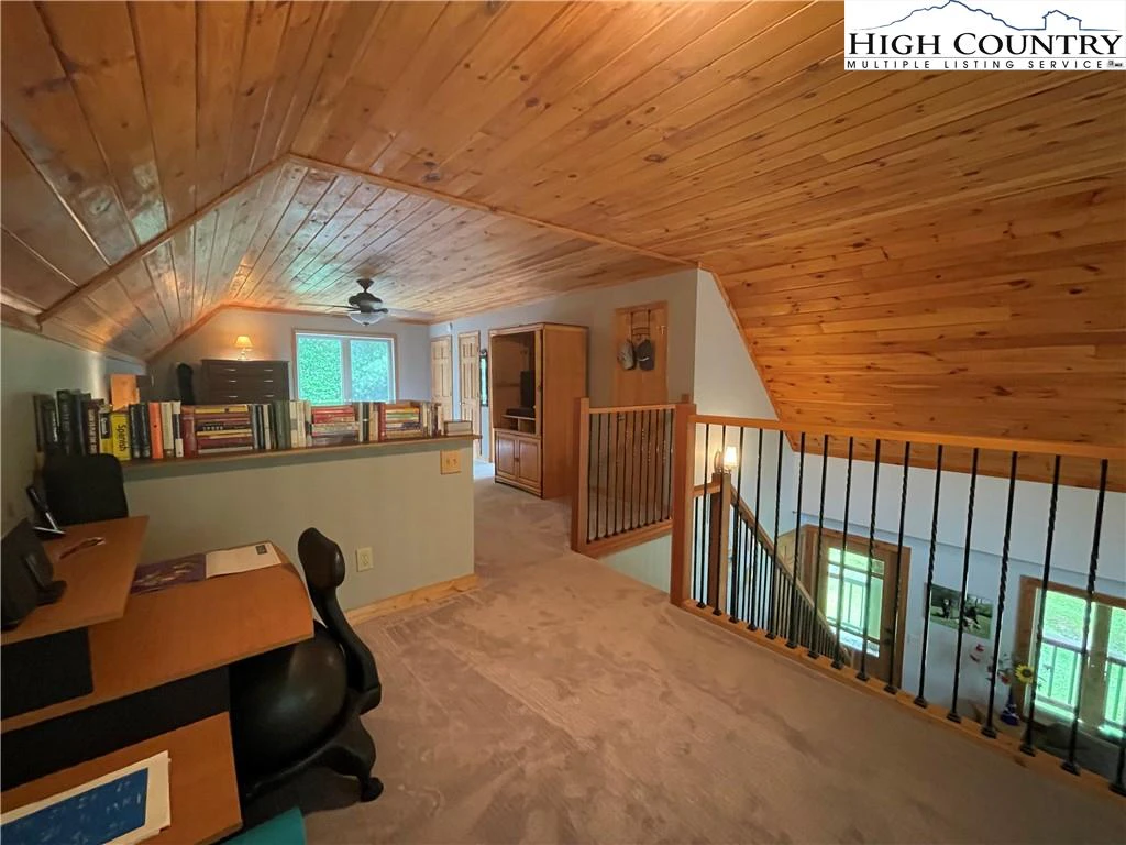 Image number 4 for the current listing