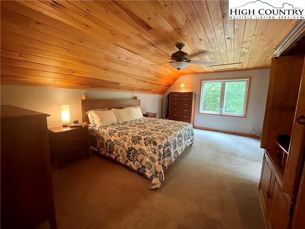 Image number 5 for the current listing