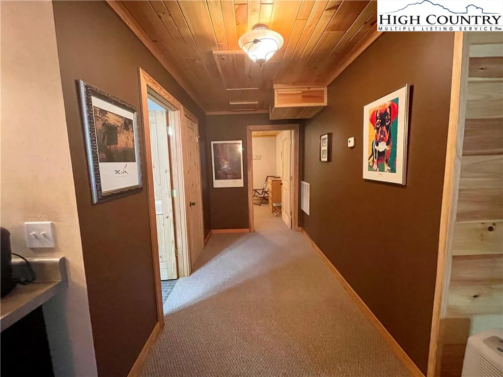 Image number 15 for the current listing