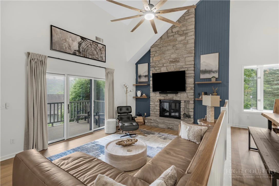 Image number 16 for the current listing