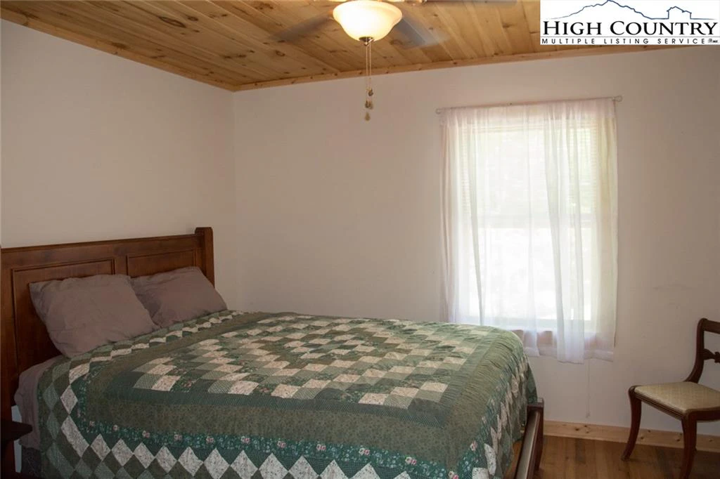 Image number 7 for the current listing