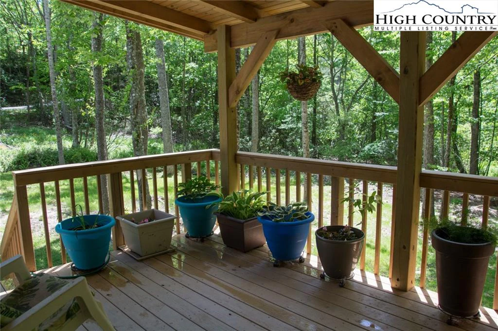 Image number 4 for the current listing