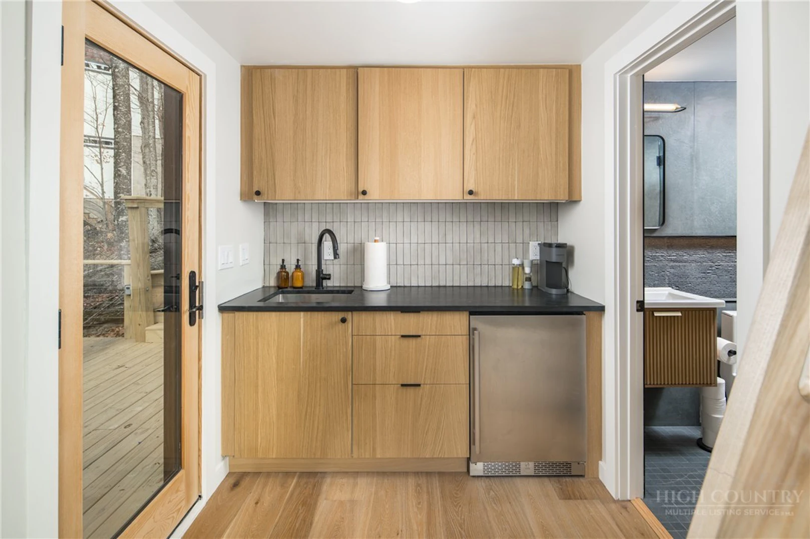 Image number 5 for the current listing