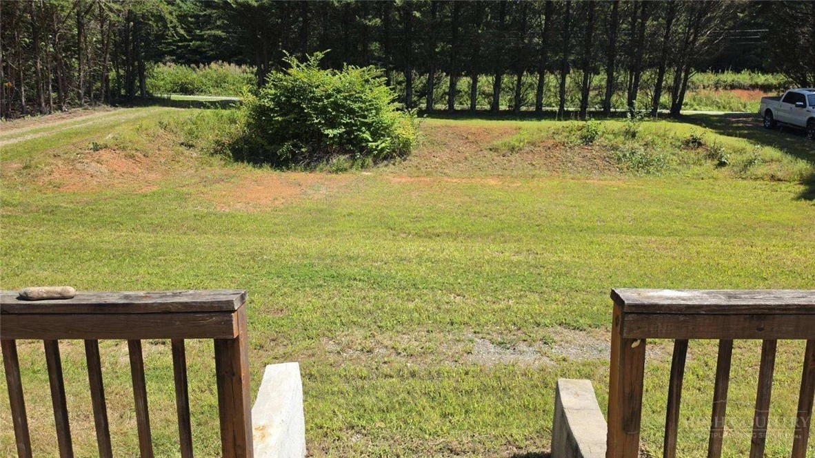 Image number 2 for the current listing