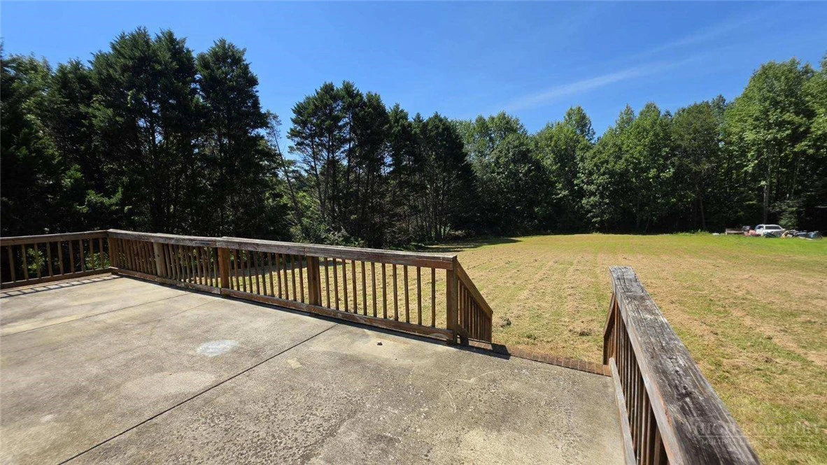 Image number 5 for the current listing