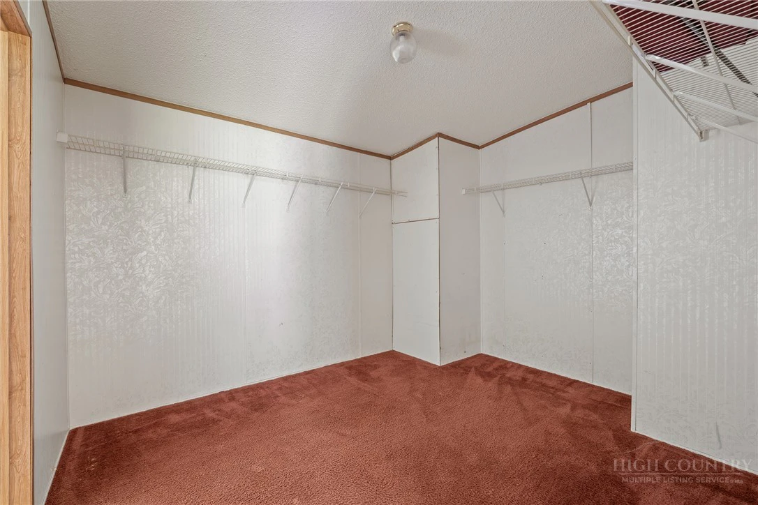 Image number 20 for the current listing