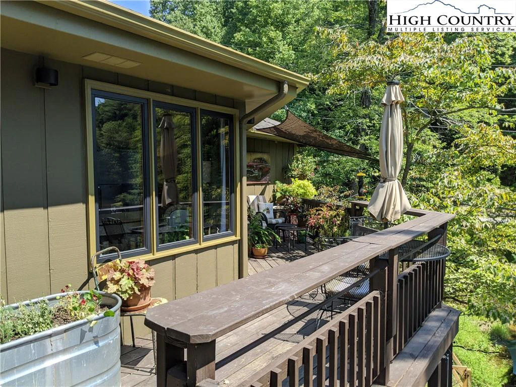 Image number 9 for the current listing