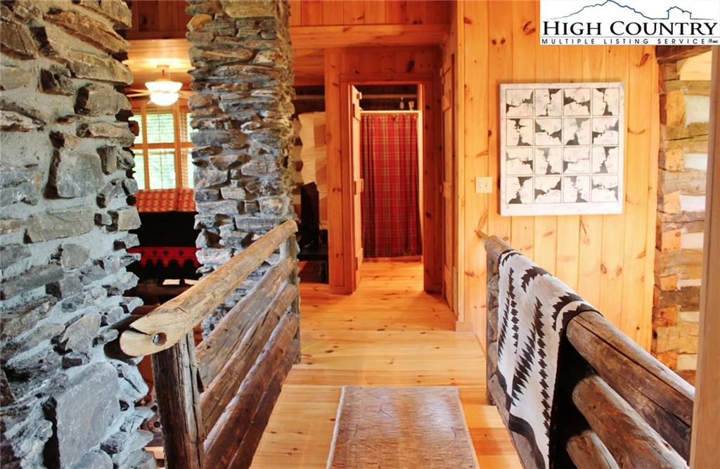Image number 5 for the current listing
