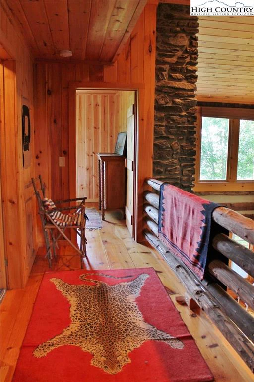 Image number 2 for the current listing
