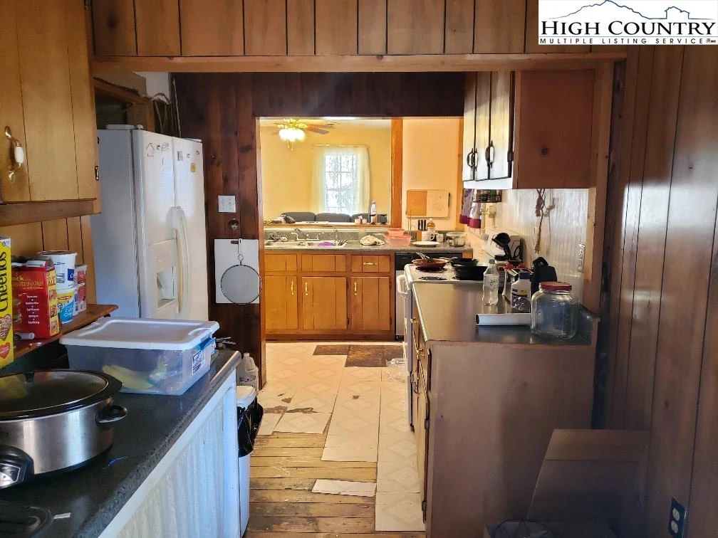 Image number 6 for the current listing