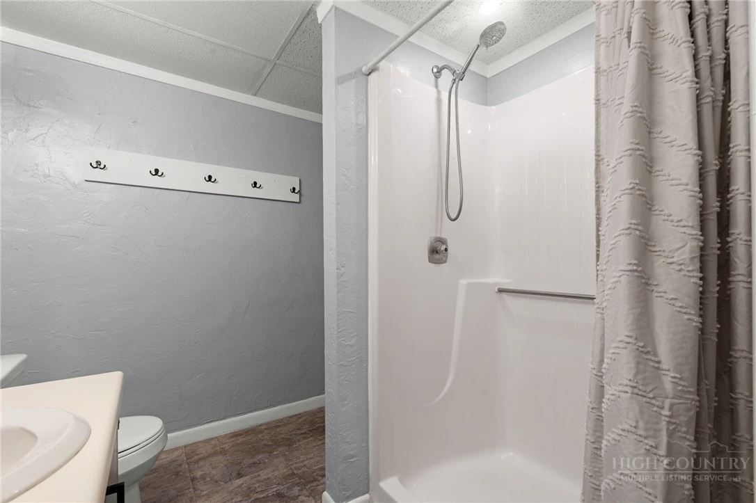 Image number 9 for the current listing