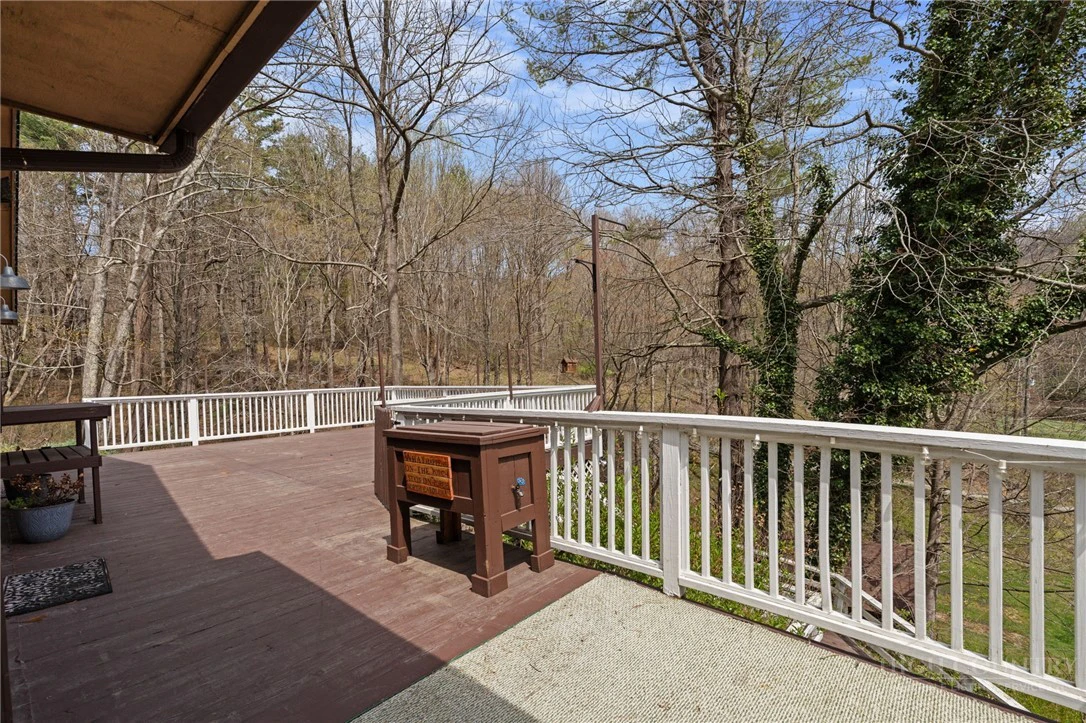 Image number 16 for the current listing