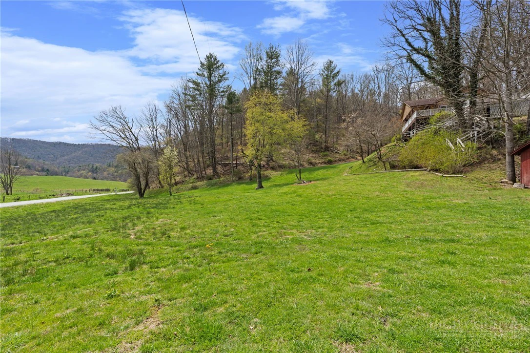 Image number 18 for the current listing