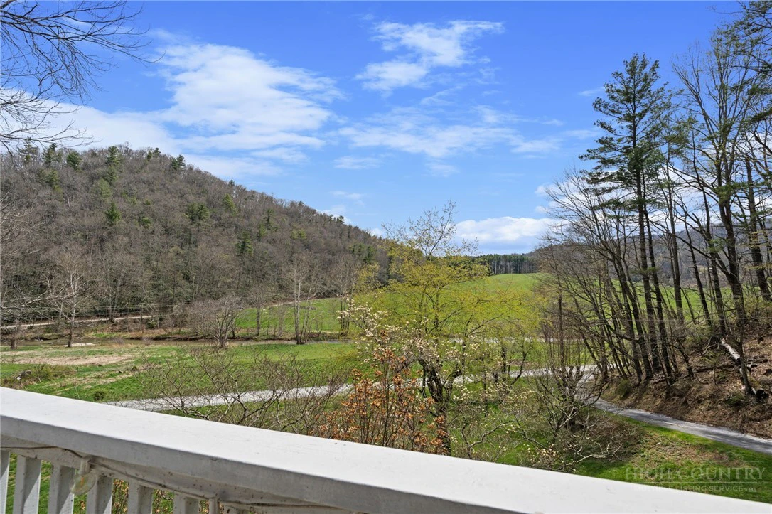 Image number 22 for the current listing