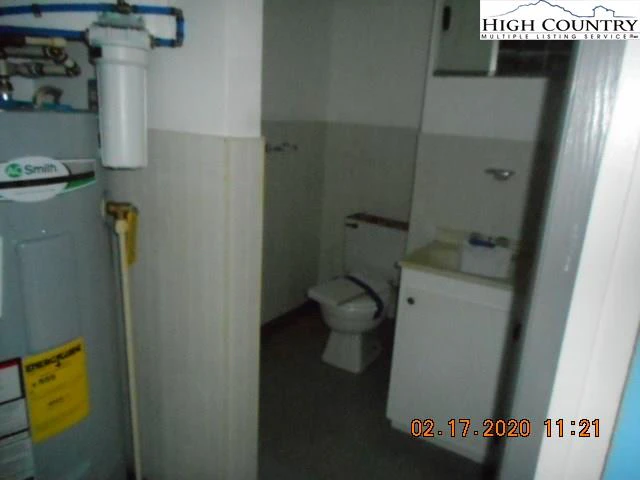 Image number 7 for the current listing