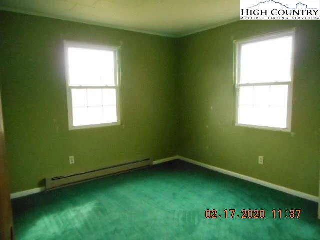Image number 5 for the current listing