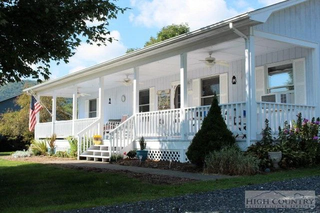 Image number 1 for the current listing