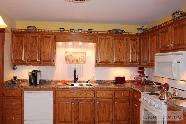 Image number 6 for the current listing