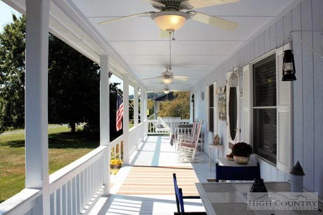 Image number 21 for the current listing