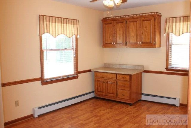 Image number 20 for the current listing