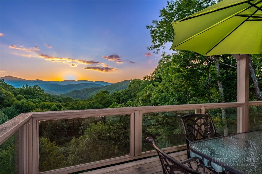 Image number 3 for the current listing