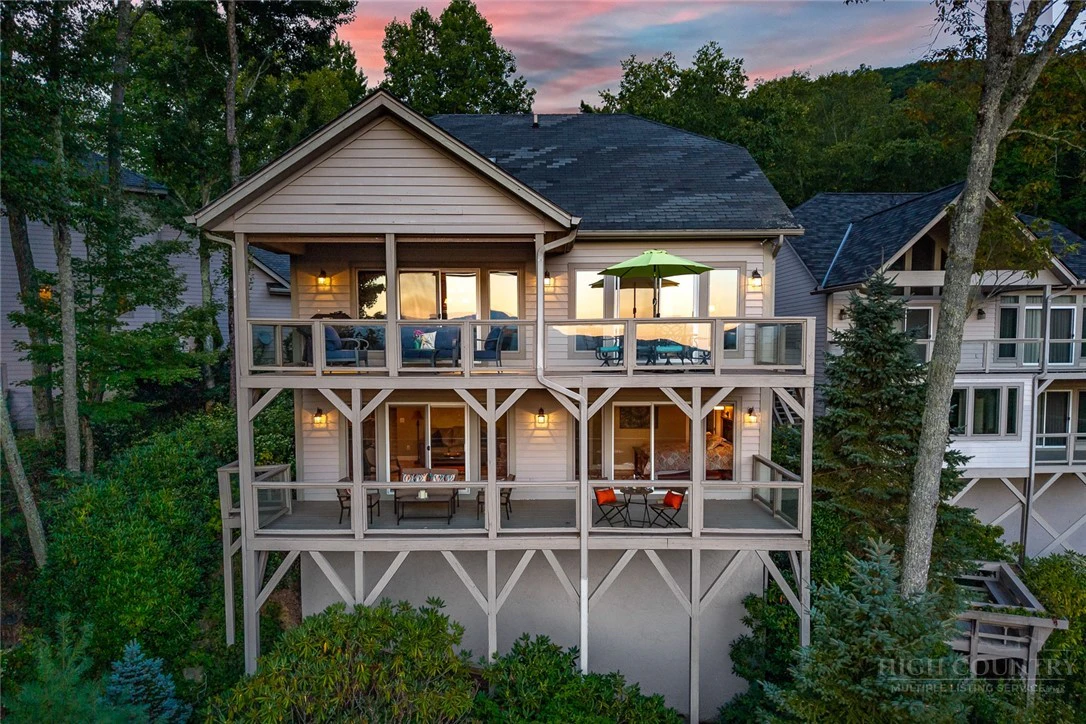 Image number 5 for the current listing