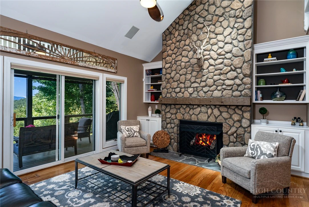 Image number 7 for the current listing