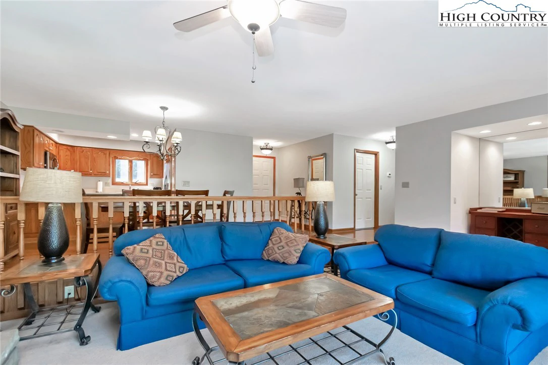 Image number 6 for the current listing