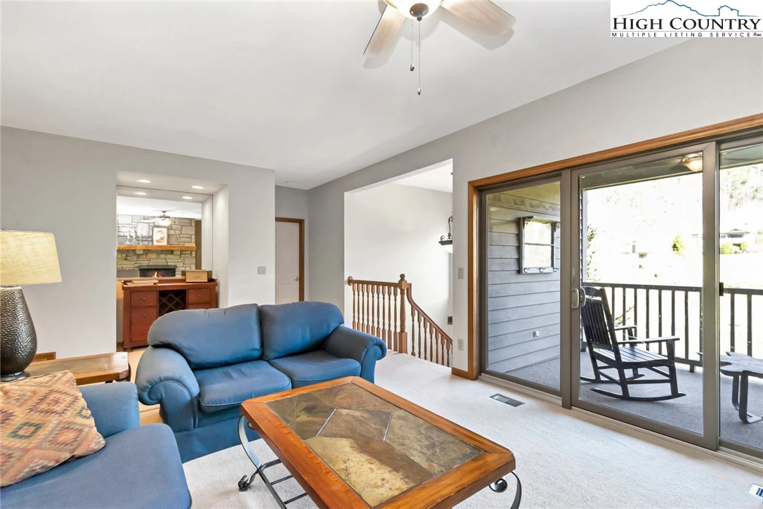 Image number 7 for the current listing