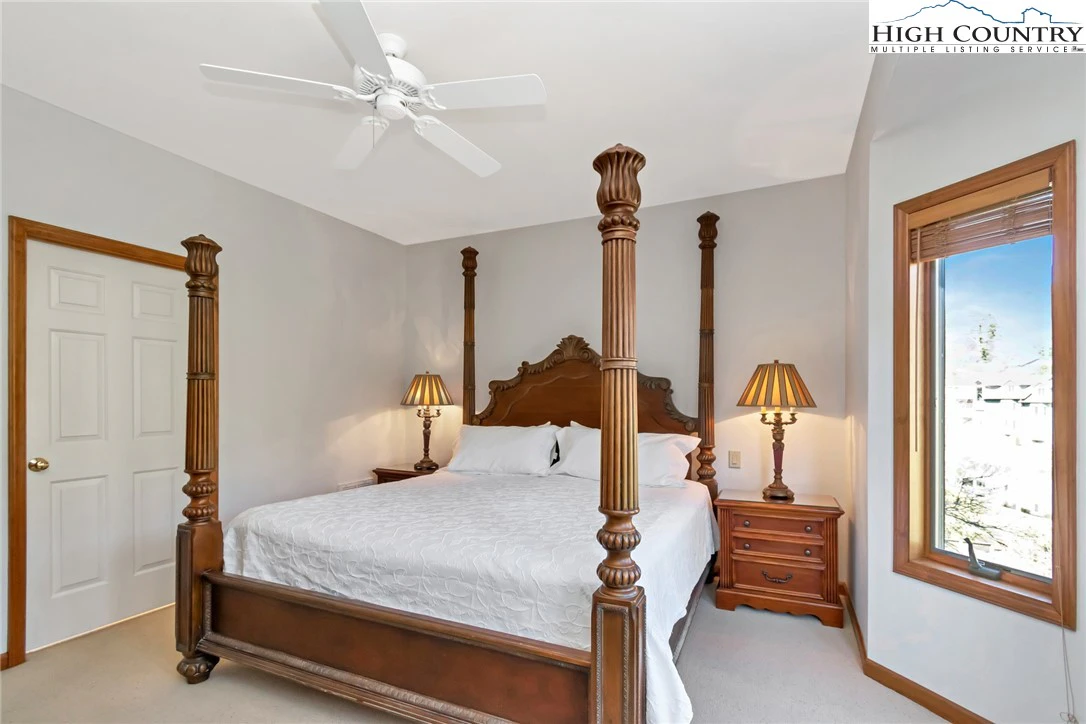 Image number 10 for the current listing