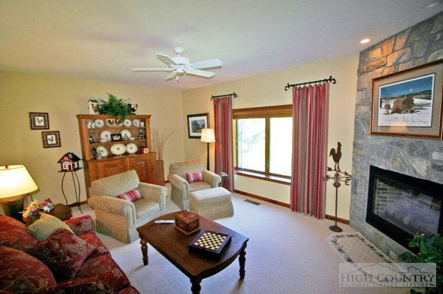 Image number 12 for the current listing
