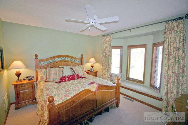 Image number 16 for the current listing