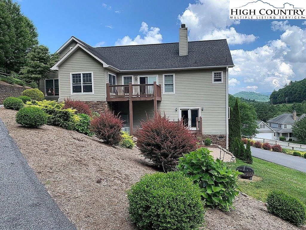 Image number 1 for the current listing