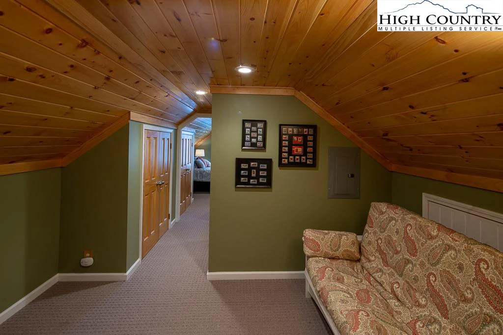 Image number 12 for the current listing