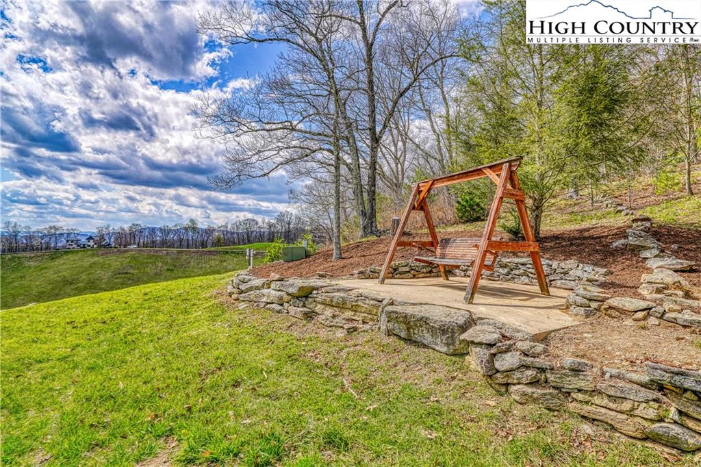 Image number 8 for the current listing