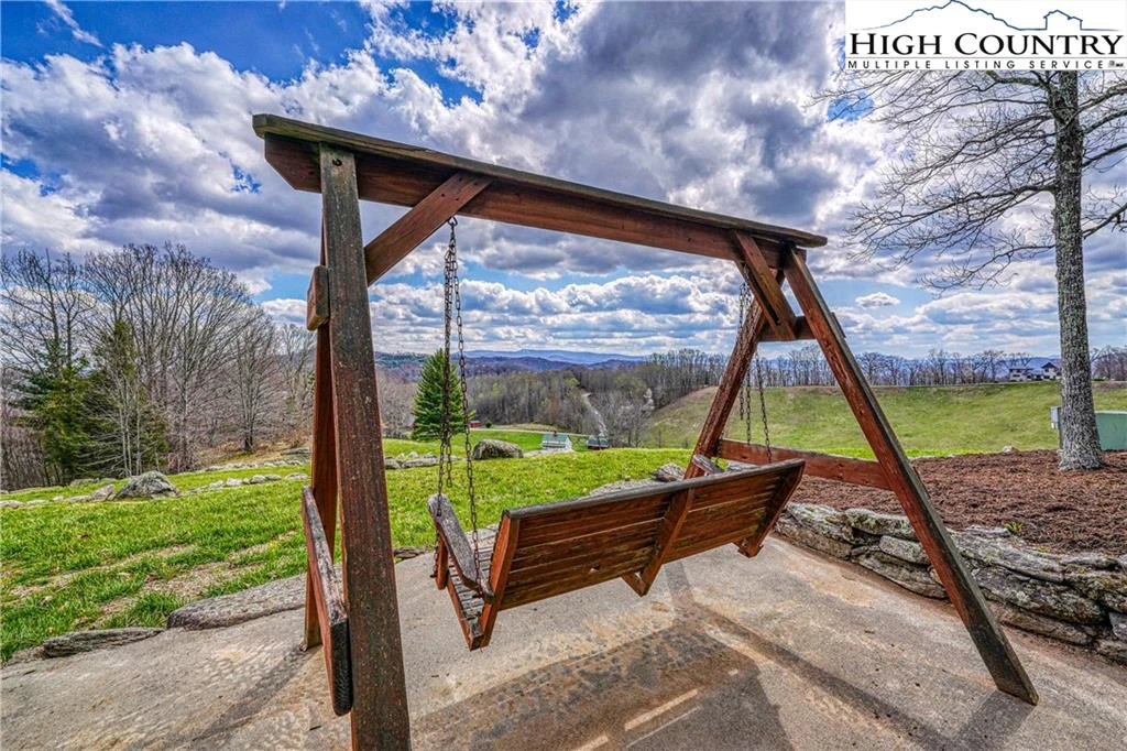 Image number 9 for the current listing