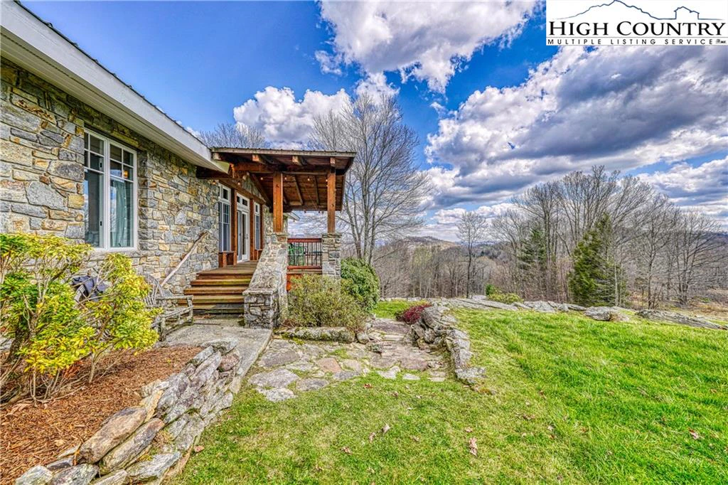 Image number 10 for the current listing