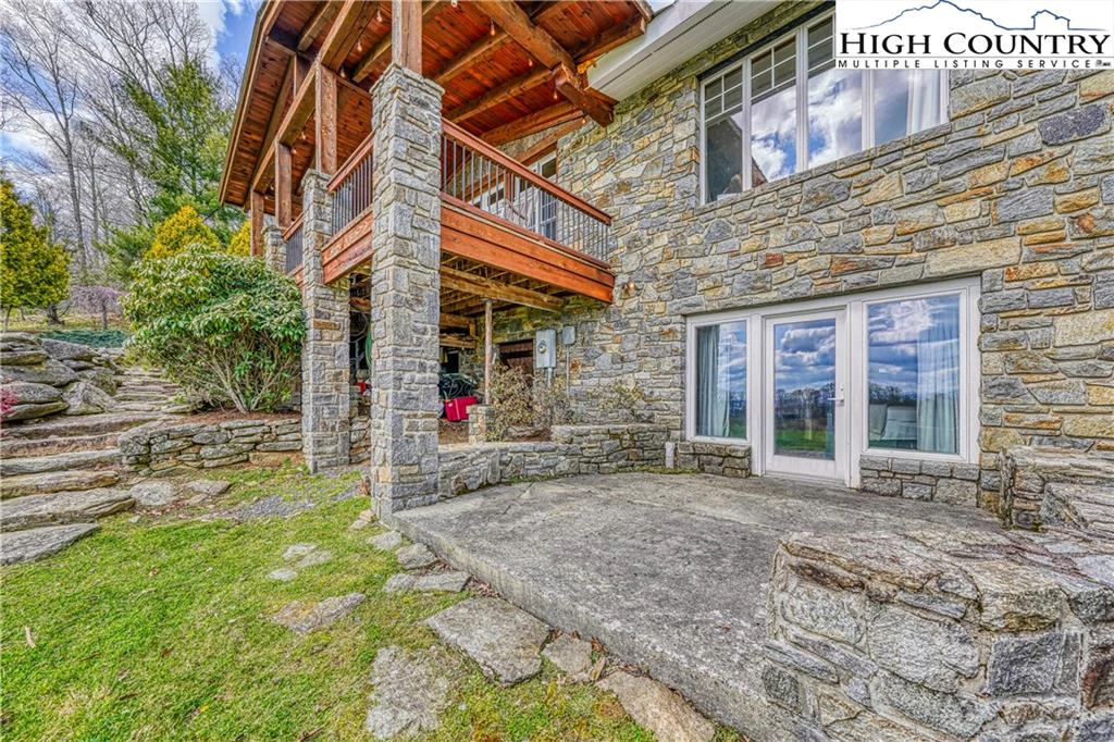 Image number 11 for the current listing