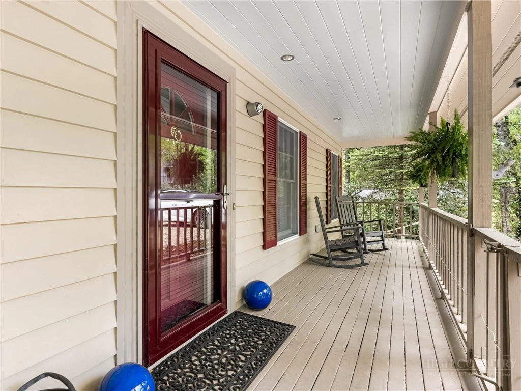 Image number 3 for the current listing