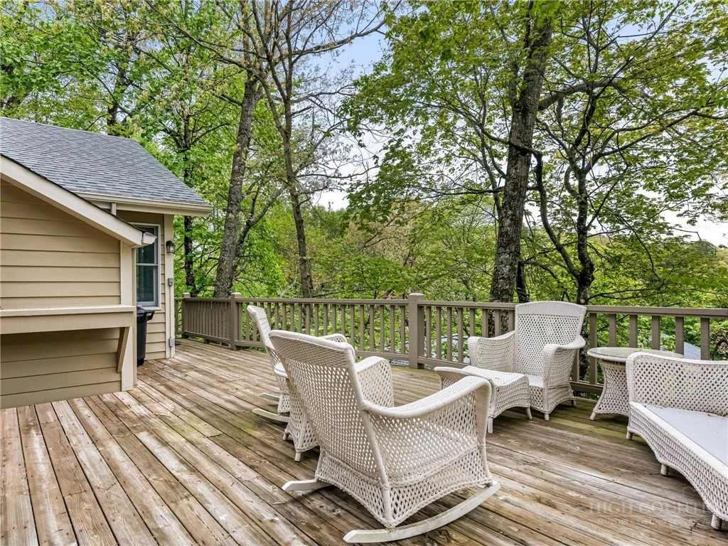 Image number 20 for the current listing