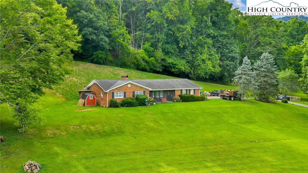 Image number 27 for the current listing