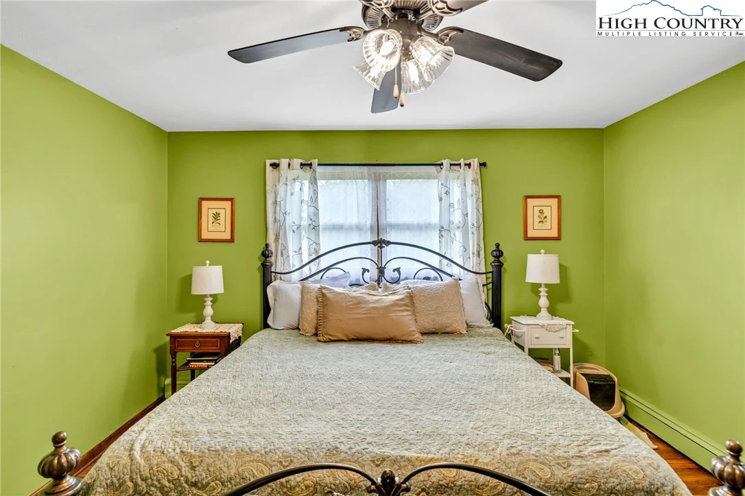 Image number 6 for the current listing