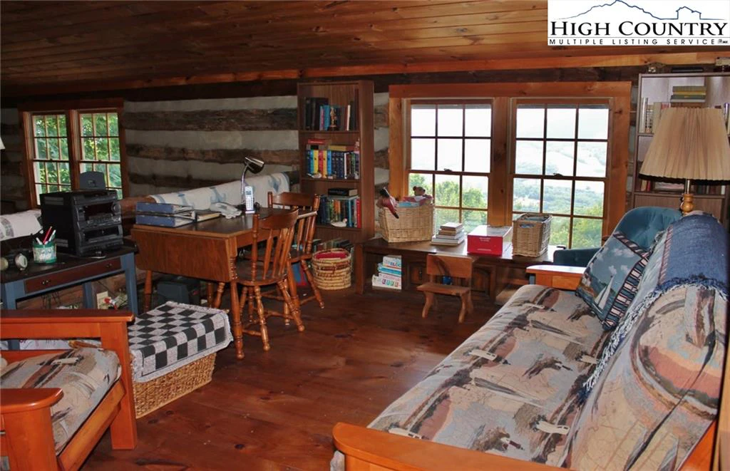 Image number 6 for the current listing